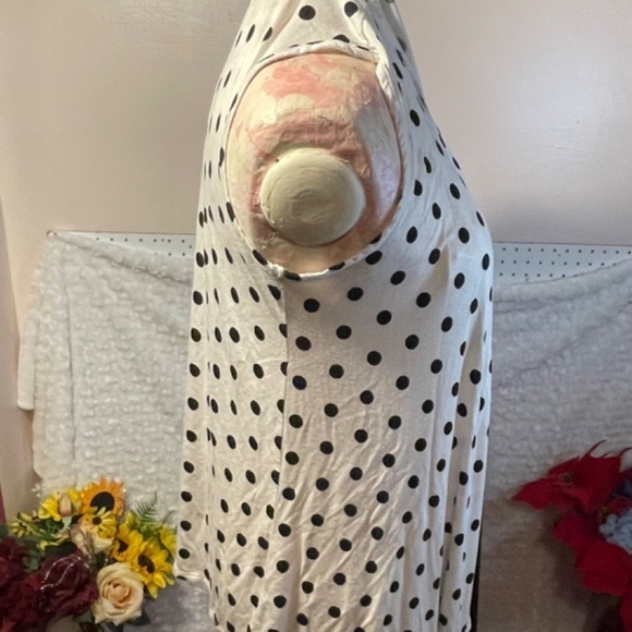 SHICK PREV OWNED SLEEVELESS ASYMMETRICAL BLACK POLKA DOT VEST LIGHT W. S… - Picture 3 of 5